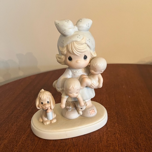 PRECIOUS MOMENTS Joy of the Lord is My Strength - Vintage Figurine - Picture 1 of 2